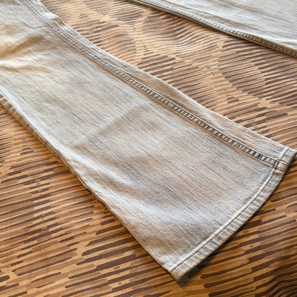 GUESS♦️FOXY FLARE JEAN - Picture 5 of 15
